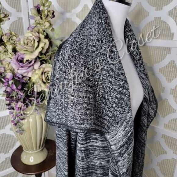 Firth Women's Black and White Faux Leather Trim Sweater Dust Coat Size Small - Picture 6 of 12